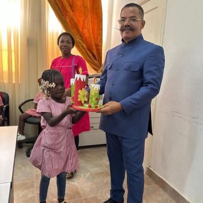 Visita de meninos do Jardim Porcelana 